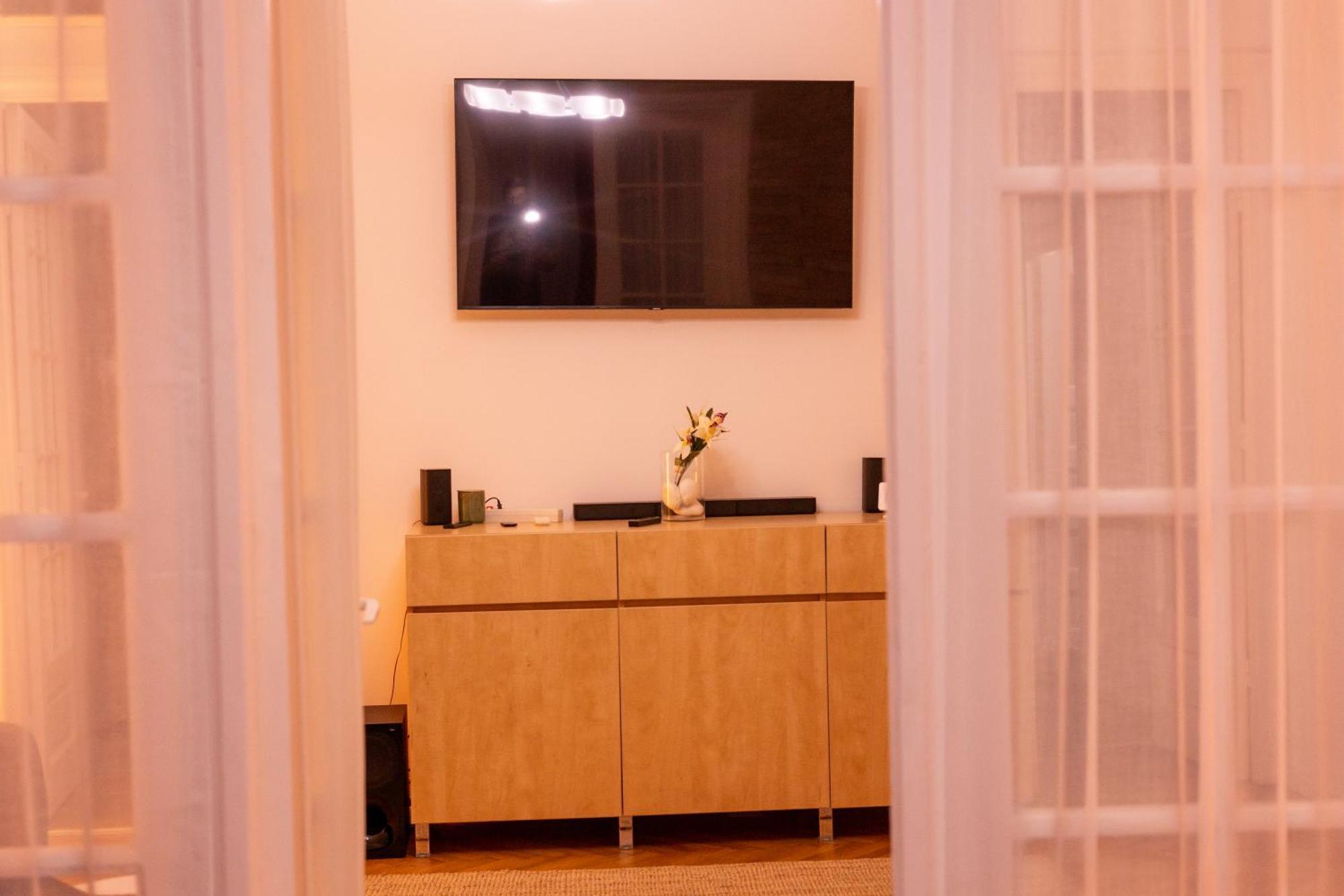Art Home Unirii Букурещ Екстериор снимка